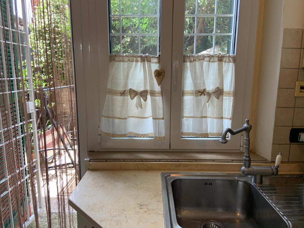 Appia Park Apartament 10 Min Dal Colosseo Roma Esterno foto